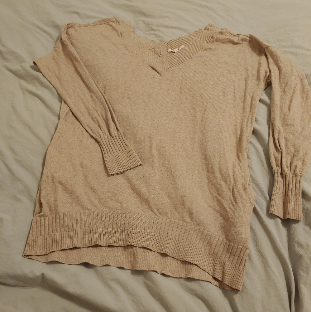 Victoria secret sweater medium v neck 
Has pockets